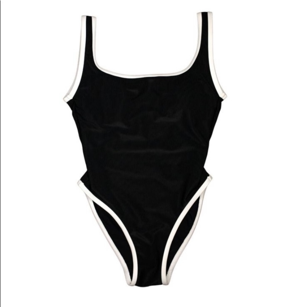 NWT Lainsnow black one piece size L